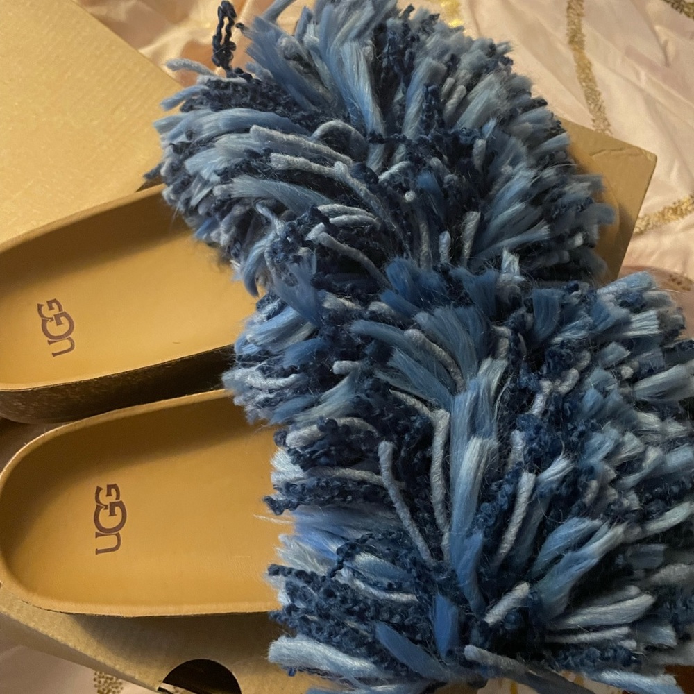 Ugg  sandals